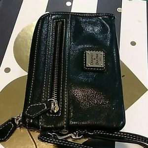 DOONEY & BOURKE LEATHER  WRISTLET WALLET BLACK